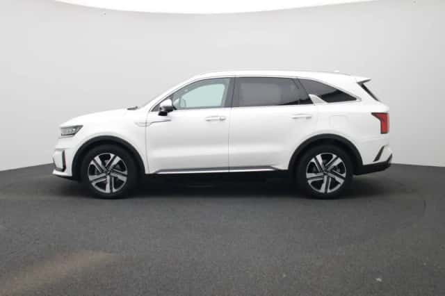 Kia Sorento (2023) thumbnail 4