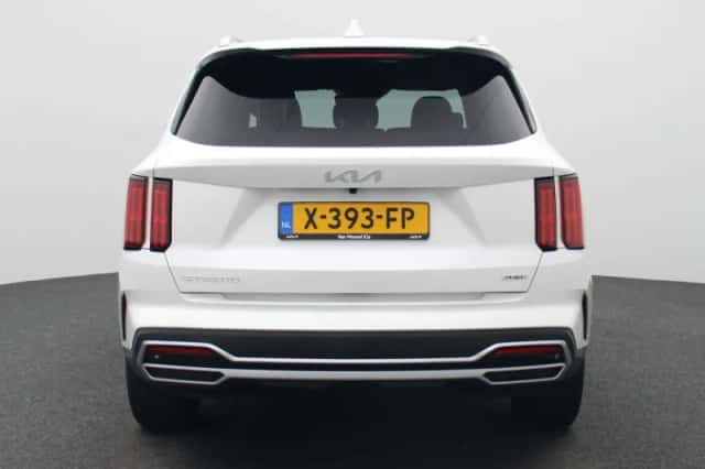 Kia Sorento (2023) thumbnail 5
