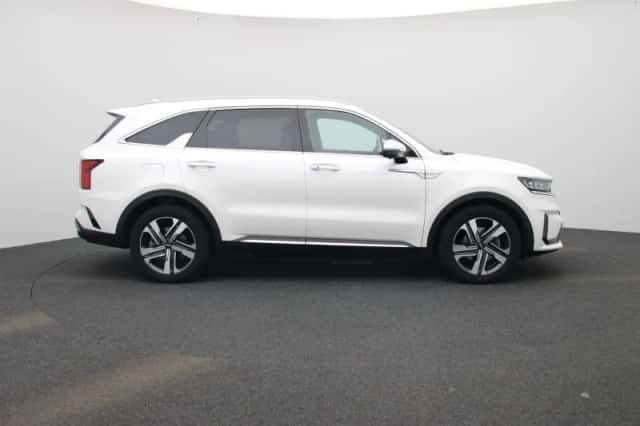 Kia Sorento (2023) thumbnail 6