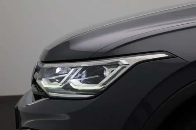 Volkswagen Tiguan (2021) thumbnail 17