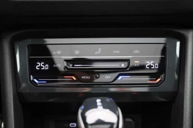 Volkswagen Tiguan (2021) thumbnail 19