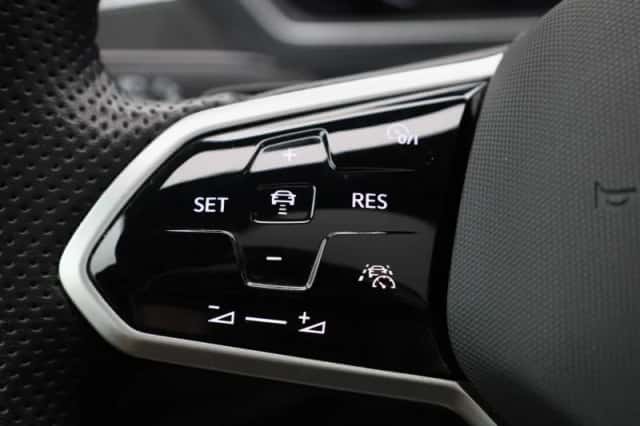 Volkswagen Tiguan (2021) thumbnail 20
