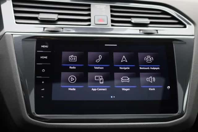 Volkswagen Tiguan (2021) thumbnail 22