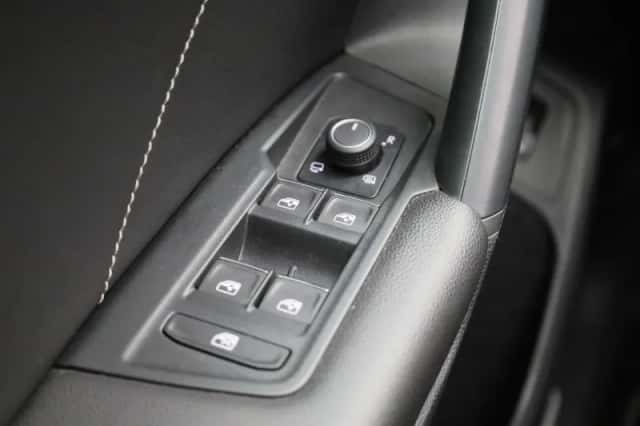Volkswagen Tiguan (2021) thumbnail 35