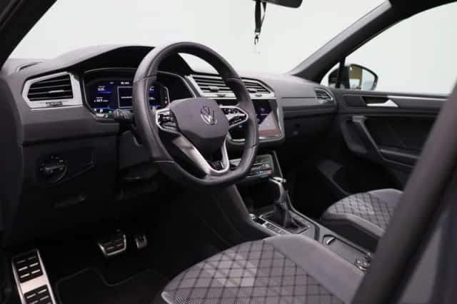 Volkswagen Tiguan (2021) thumbnail 36