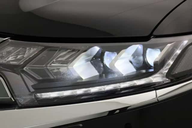 Mitsubishi Outlander (2021) thumbnail 15