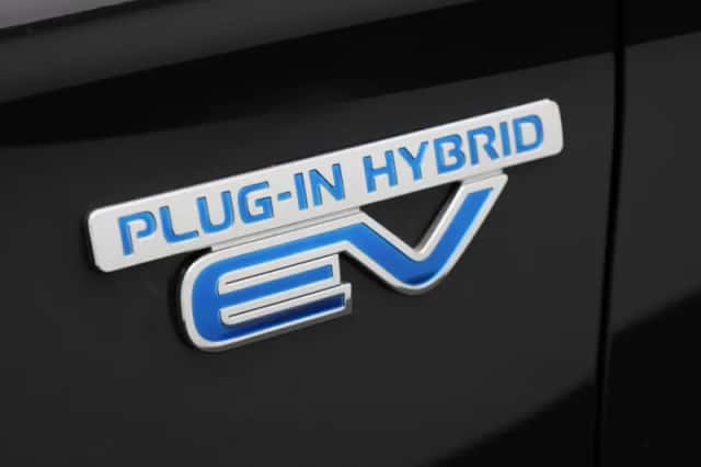 Mitsubishi Outlander (2021) thumbnail 16
