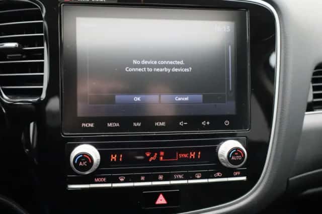 Mitsubishi Outlander (2021) thumbnail 18