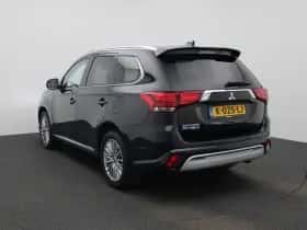 Mitsubishi Outlander (2021) thumbnail 3