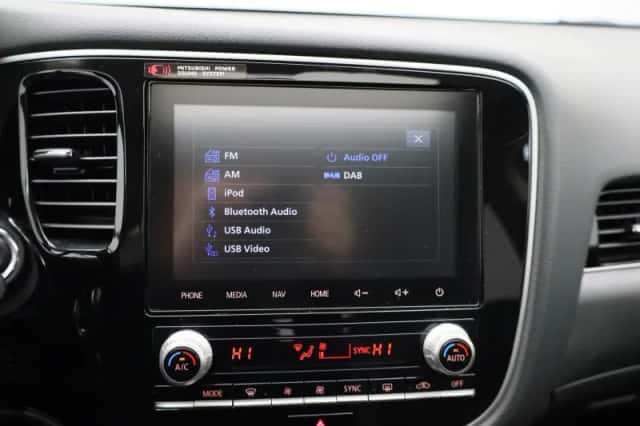Mitsubishi Outlander (2021) thumbnail 21