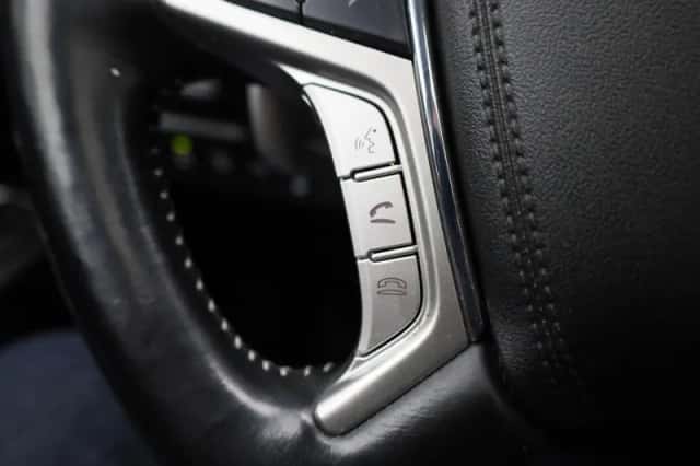 Mitsubishi Outlander (2021) thumbnail 23