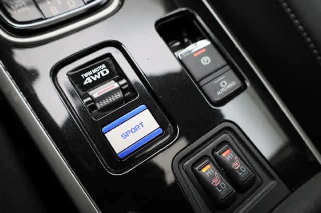 Mitsubishi Outlander (2021) thumbnail 31