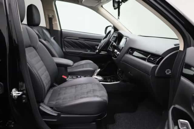Mitsubishi Outlander (2021) thumbnail 38