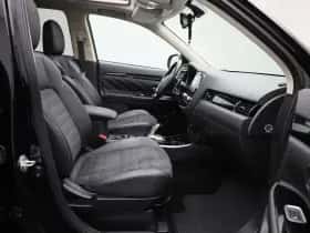 Mitsubishi Outlander (2021) thumbnail 38