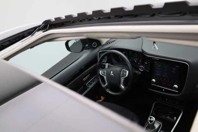 Mitsubishi Outlander (2021) thumbnail 39