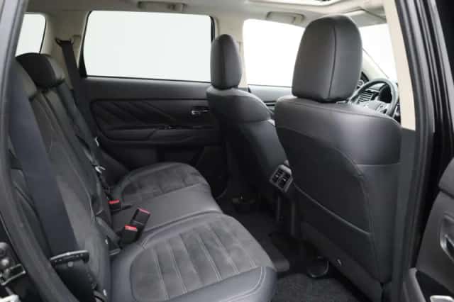 Mitsubishi Outlander (2021) thumbnail 40