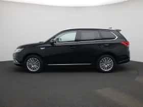 Mitsubishi Outlander (2021) thumbnail 5