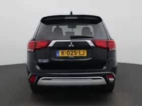 Mitsubishi Outlander (2021) thumbnail 6