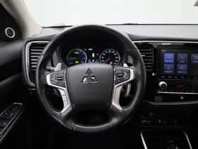Mitsubishi Outlander (2021) thumbnail 8