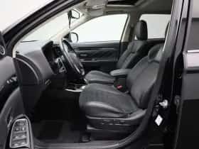 Mitsubishi Outlander (2021) thumbnail 10