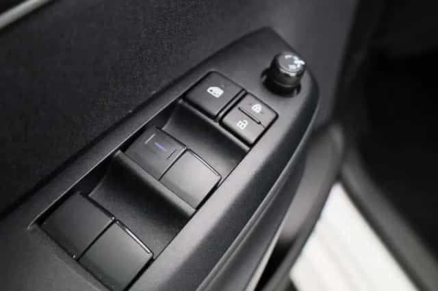 Mazda 2 Hybrid (2023) thumbnail 28