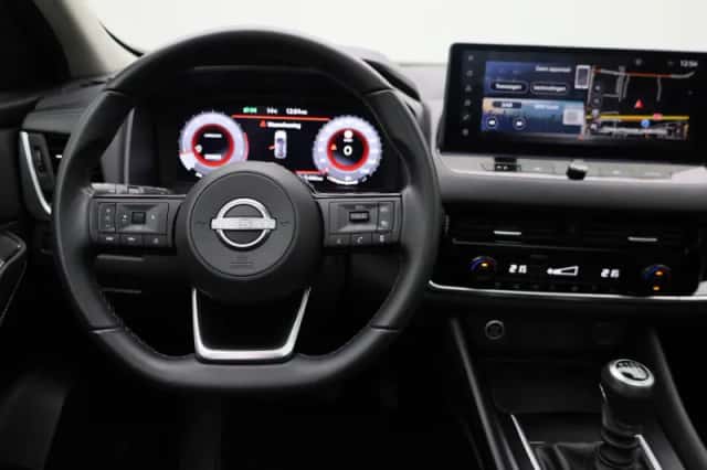 Nissan Qashqai (2023) thumbnail 3