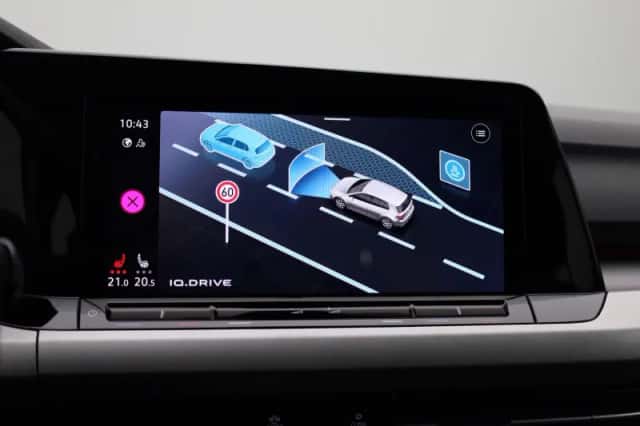 Volkswagen Golf (2021) thumbnail 26