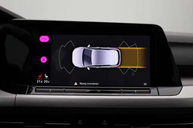 Volkswagen Golf (2021) thumbnail 29