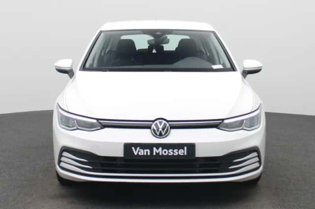 Volkswagen Golf (2021) thumbnail 4