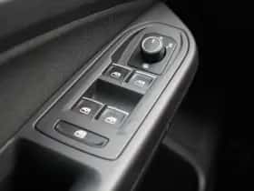 Volkswagen Golf thumbnail 31