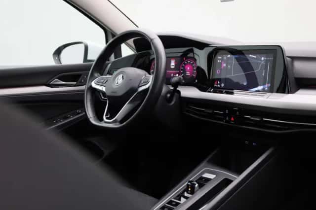 Volkswagen Golf (2021) thumbnail 35