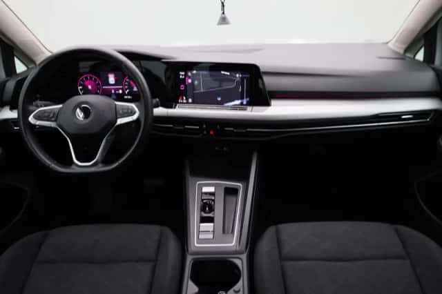 Volkswagen Golf (2021) thumbnail 36