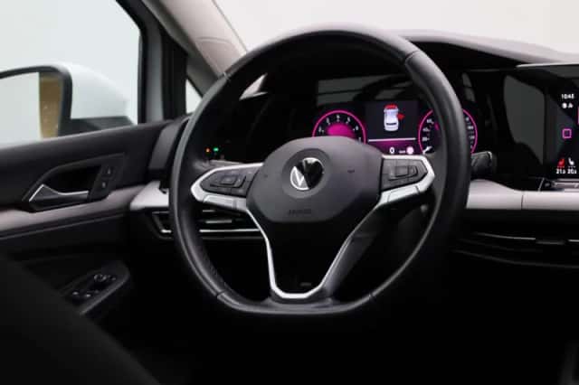 Volkswagen Golf (2021) thumbnail 37