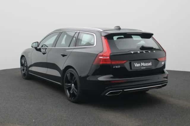 Volvo V60 (2021) thumbnail 4