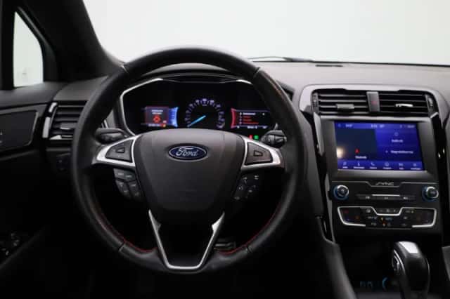 Ford Mondeo (2021) thumbnail 3