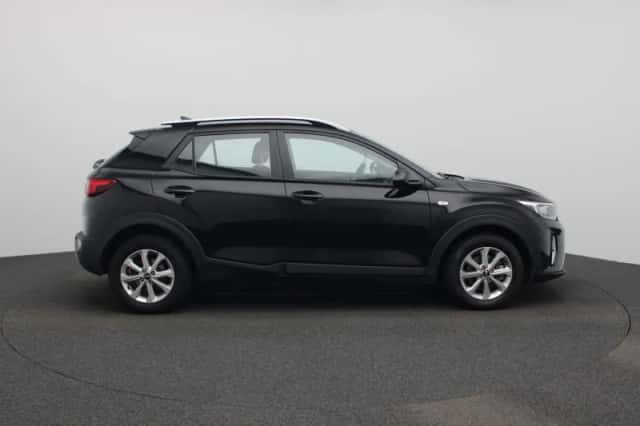 Kia Stonic (2021) thumbnail 8