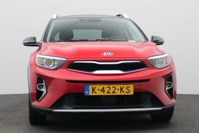Kia Stonic (2021) thumbnail 3