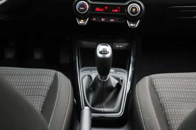 Kia Stonic (2021) thumbnail 9