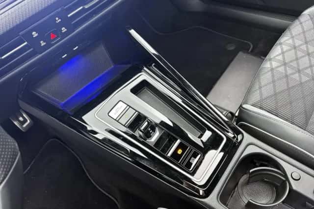Volkswagen Golf (2024) thumbnail 12