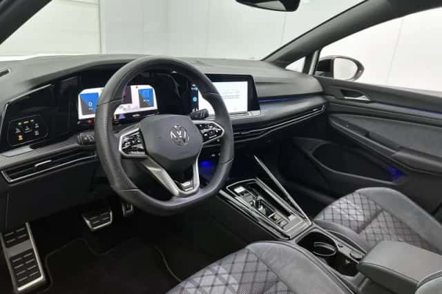 Volkswagen Golf (2024) thumbnail 18