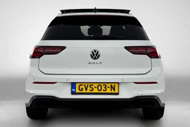 Volkswagen Golf (2024) thumbnail 5