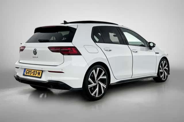 Volkswagen Golf (2024) thumbnail 6
