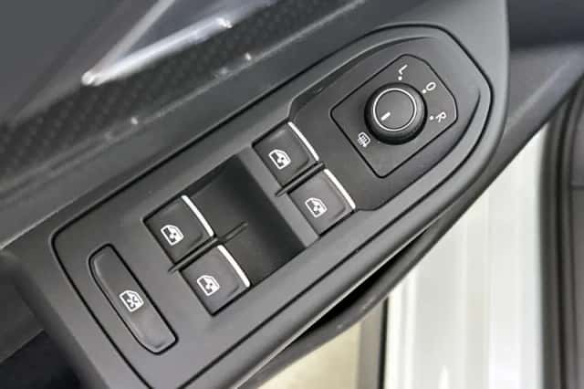 Volkswagen Golf (2024) thumbnail 10