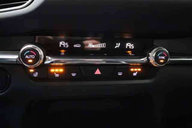 Mazda CX-30 (2021) thumbnail 23