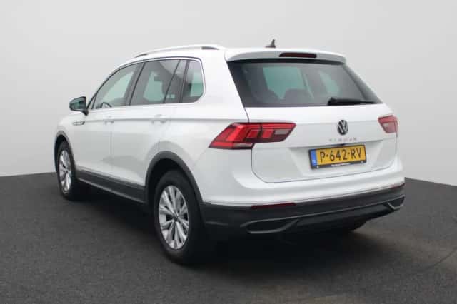 Volkswagen Tiguan (2022) thumbnail 4