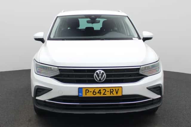 Volkswagen Tiguan (2022) thumbnail 5
