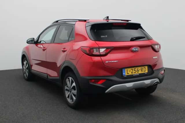 Kia Stonic (2021) thumbnail 4