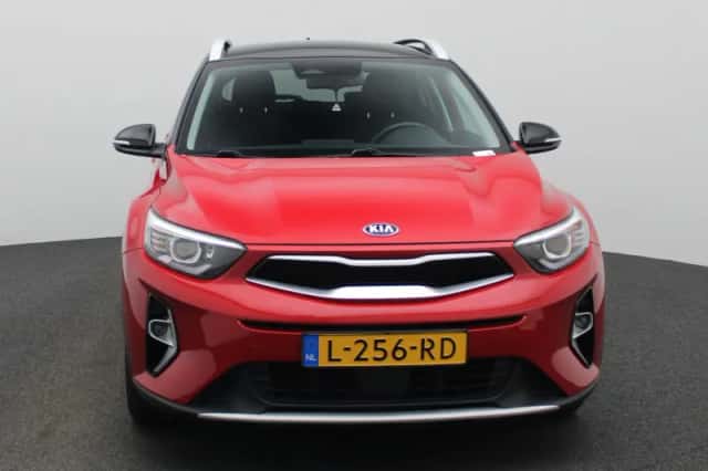 Kia Stonic (2021) thumbnail 5