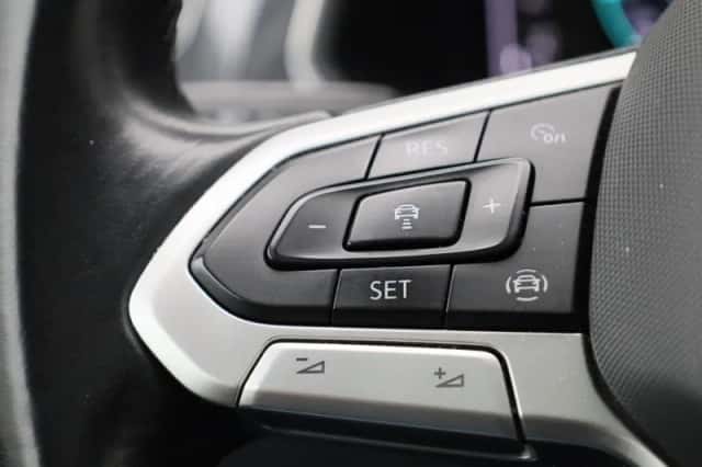 Volkswagen Tiguan (2022) thumbnail 21
