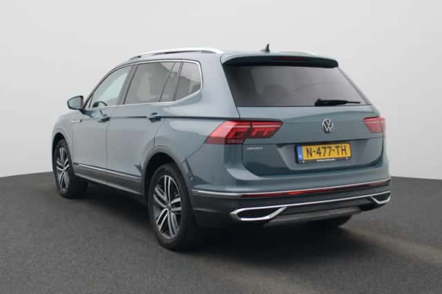 Volkswagen Tiguan (2022) thumbnail 4